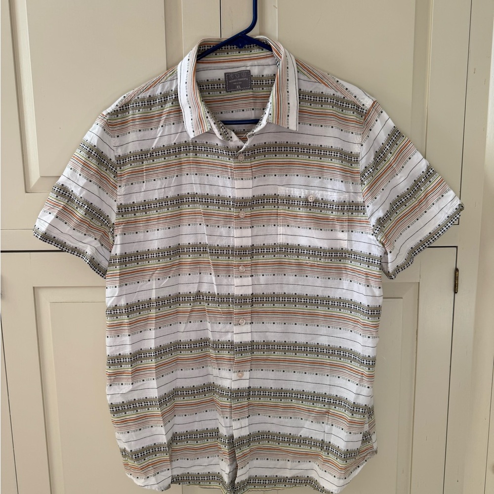 Men’s casual Thread and Thought shirt